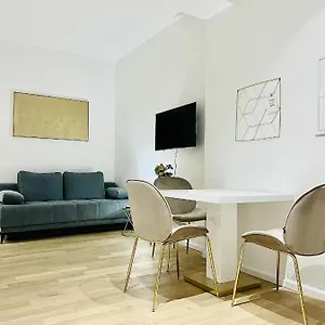 Modern Style City Apartament