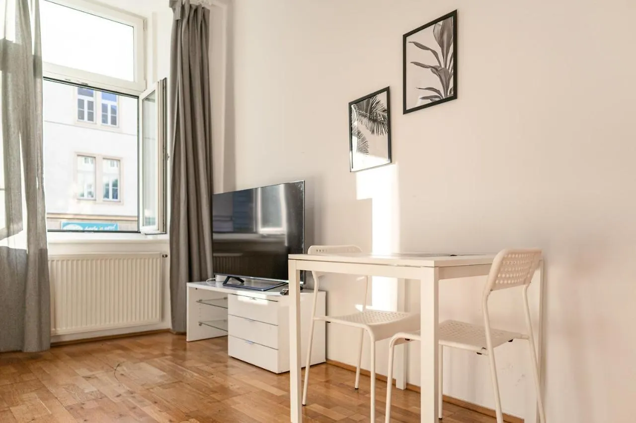 Comfortable 3Br Shared Apart. - Suitable For Long Stays Wiedeń Apartament