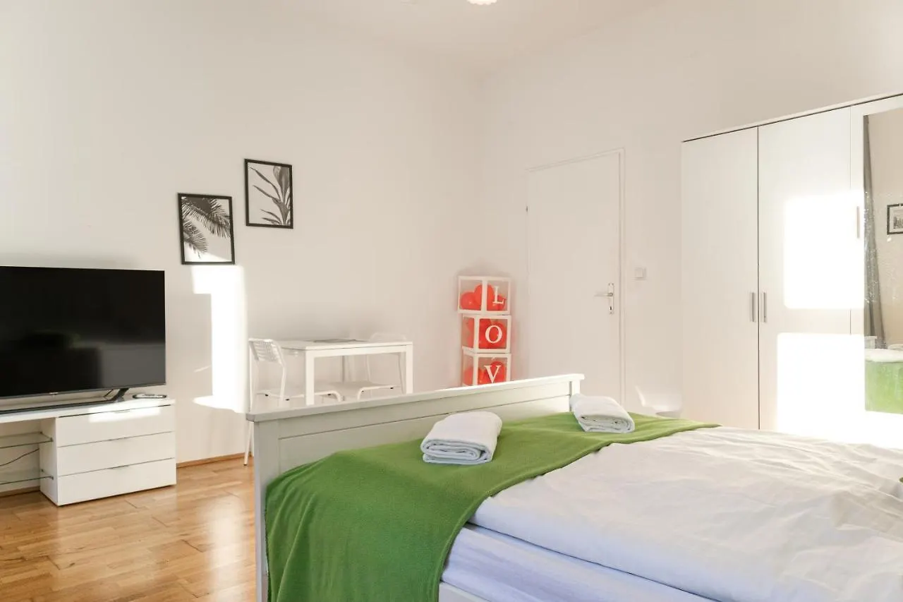 Apartament Comfortable 3Br Shared Apart. - Suitable For Long Stays Wiedeń